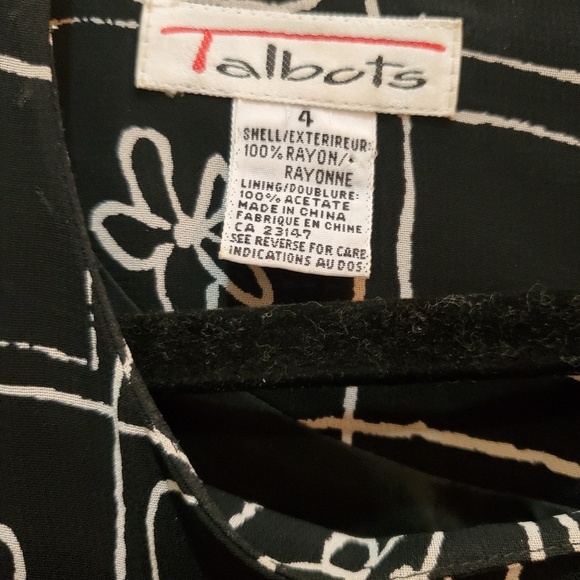 Dress‎ - Picture 2 of 4